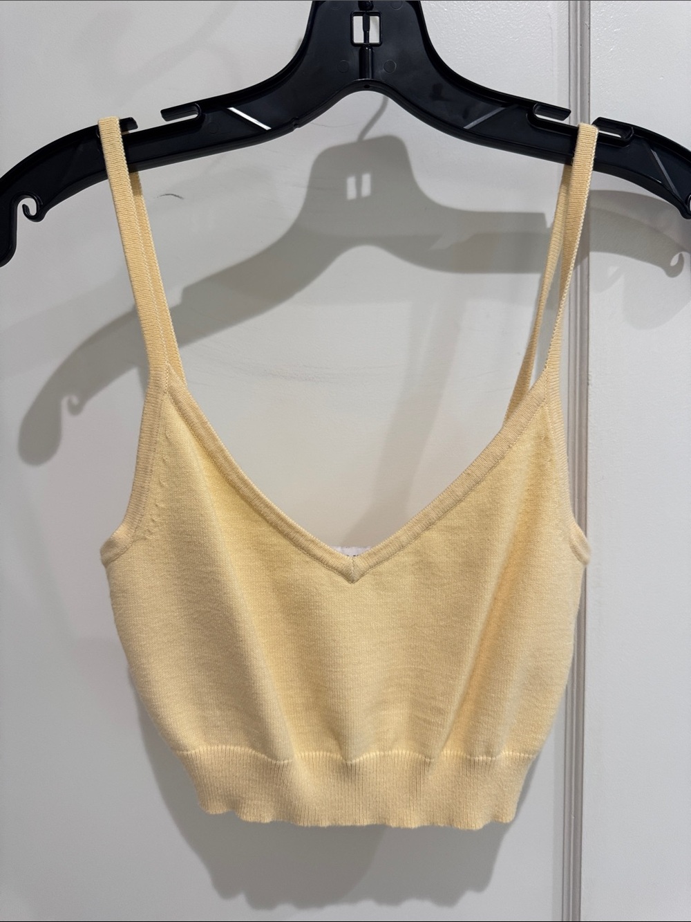 INTERMIX Pale Yellow Knit Crop Tank size small